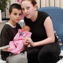 13歳と15歳の子供に別の16歳が「父」と名乗る