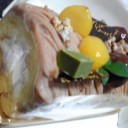 ショートケーキのイチゴは先に食べる派。