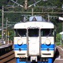 デカ目