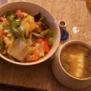 (+ܫ+)／~~~□　中華ご膳♪・・　中華風の野菜炒め・わさび漬け・ふんわりたまごの中華スープ　　(+ܫ+)／~~~□