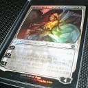 まばゆい光に包まれた黄金の聖騎士