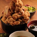 食い物　唐揚げが熱い