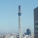 お休みなのに仕事中
