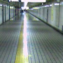 地下道朝ウォーキング中。