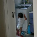 聞き耳を立てる