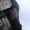 む