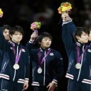 体操男子団体が銀、４位から一転