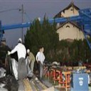 クレーン転倒、突風か　愛知県春日井市の２工場