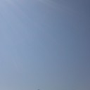 屋根裏部屋から見える空。