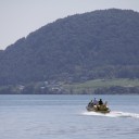 湖上を駆ける