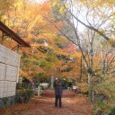 黄葉の長寿寺へ