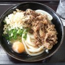 今日は肉釜玉うどん