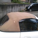 メカまるしぇ君、車を修理する