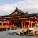 本殿、高舞台