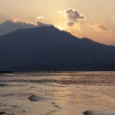 山影に消ゆ