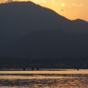 山影に消ゆ
