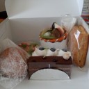 【ケーキ屋探訪】今日の買い物にして、おやつ。