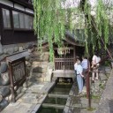 雨も降らぬに、袖しぼる♪