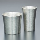 何故！金槌で容器全体をたたき模様をつけていく！？