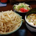 さて今日のお昼何ラーメン食べよう。
