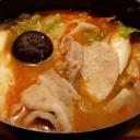 静かに