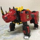 無駄に角が鋭い