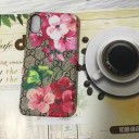 毎日使うスマホケースだから、上品なブランド品を選ぶ
