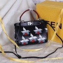 首胸ロゴ 2015春夏 FENDI フェンディ 手持ち&ショルダー掛け 9003