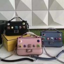 2017新作 FENDI フェンディ MICRO DOUBLE BAGUETTE ショルダーバッグ トートバッグ 8M0371_SF5_F08L3 ピンク ブルー ブラックレザーバッグ レディース