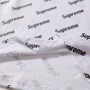 シュプリームtシャツ 夏物 ブランド オシャレ 半袖とシャネルサングラスのコーデが最高！