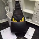 凄まじき存在感である 2017 フェンディ FENDI ショルダーバッグ　斜め掛け 斜め掛けバッグ 103_品質保証