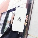 シャネルの「黒と白」iPhonexケースは永遠にシックなおしゃれ