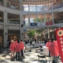 『丸亀町壱番街ドーム広場では「野菜を食べようキャンペーン」栄養士さんが登場だよ＼(^-^)／』