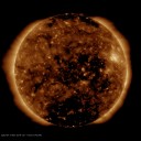 【異様に地震が少ない】。／太陽は静穏なのですがあと2,3日で東から活発な活動域が上ってきます。　（作業中）