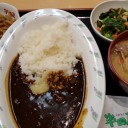 基本的人権、立場の弱い人から奪われて行く。　（埋葬中）。