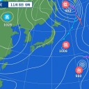 【 桜島 】（噴煙 ２，３００ ｍ）。