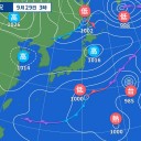 【諏訪之瀬島】（噴煙１，０００ｍ）。
