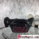 バレンシアガ BALENCIAGA 【2019秋冬トレンド】押さえておきたい ウエストポーチ 今年の流行りファション サイズのよさを感じる新作