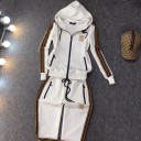 FENDIブランドのスポーツスタイルのインスタレーションとバッグやソックス用のフェンディ製品