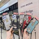 金属ロゴ付きケースiPhone 13chanel 女性力満点