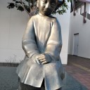 立川市の女の子　(五日市街道の少女像