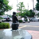 立川市の女の子　(五日市街道の少女像