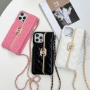 Kaws iphone 13スマホケース 暴力熊 chanelラグカーペット おしゃれ