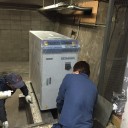 YAGレーザー溶接機の搬入