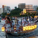 「天神祭り」船渡御の船に乗れそう