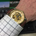 スケルトンの腕時計を購入