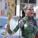 映画　パワーレンジャー　汚いニッサが金の精霊を操って惑星のコアを盗みたがる映画