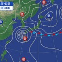【 川内 原発 】付近を通過⇒【 伊方原発 】も予報円の中／【 三重 ０．１０４ μ 】。
