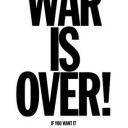 店頭に【 WAR IS OVER 】／って、イデオロギーなのか。誰もが感じる普通の思いと思ってた。／自衛隊の皆さんを戦地に送るような命令が出来る法はいらない。　（未JUMP）