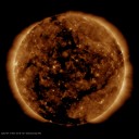 【磁気圏に荷電粒子が充満】／地球全体の地殻構造に変化が起っている。　（未チャ）